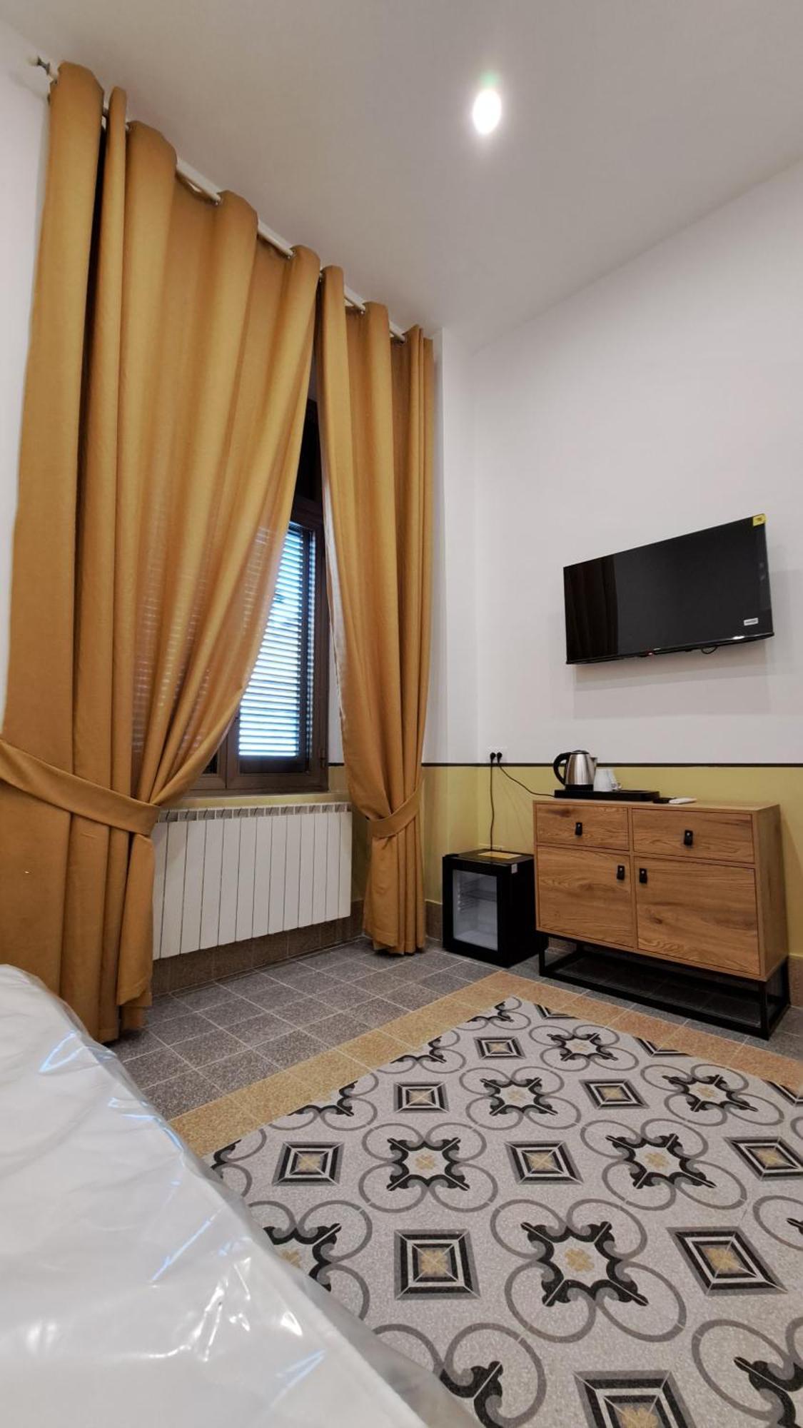 Hotel Meuble Santa Chiara Suite Nápoles Habitación foto