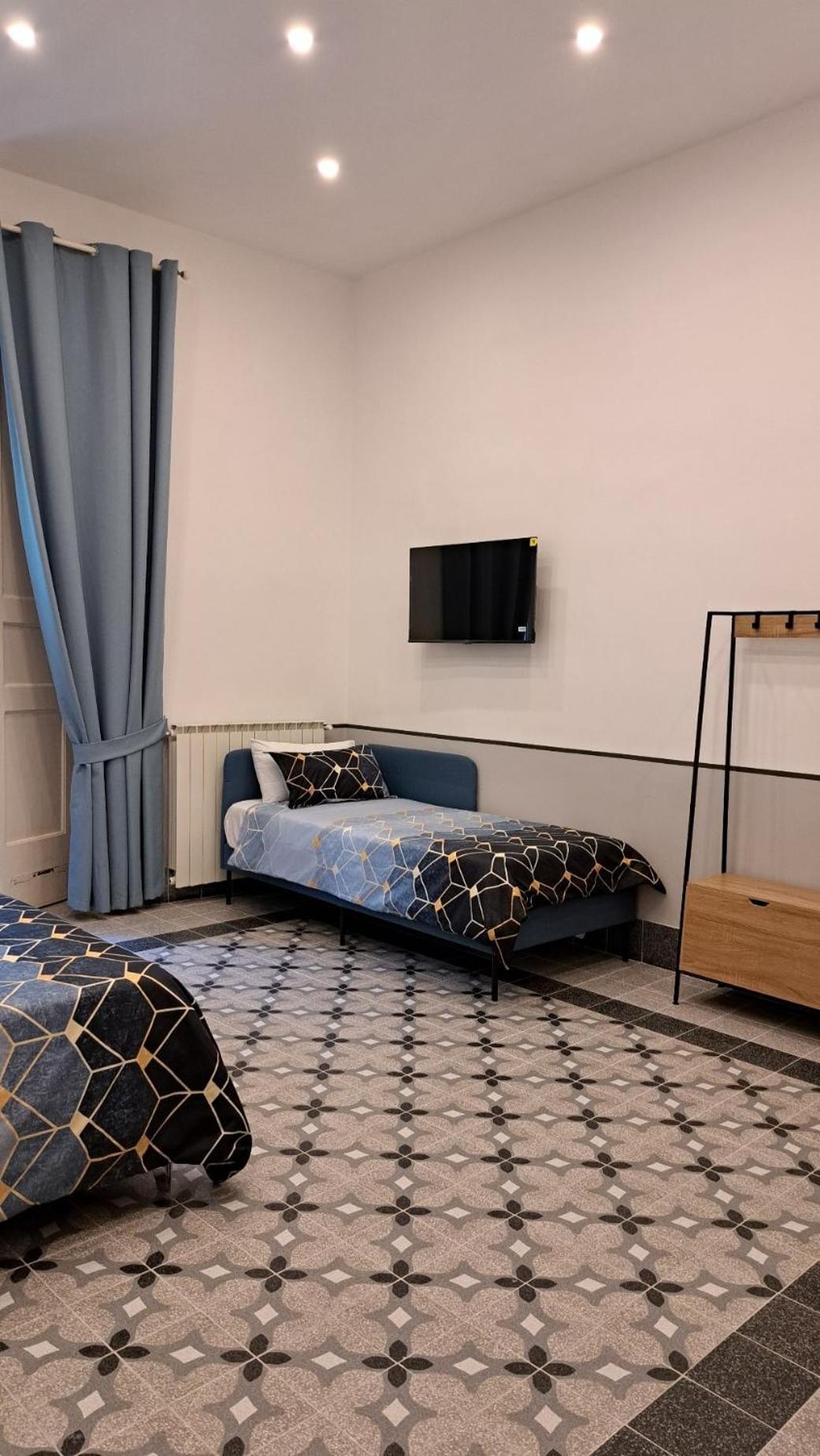 Hotel Meuble Santa Chiara Suite Nápoles Exterior foto